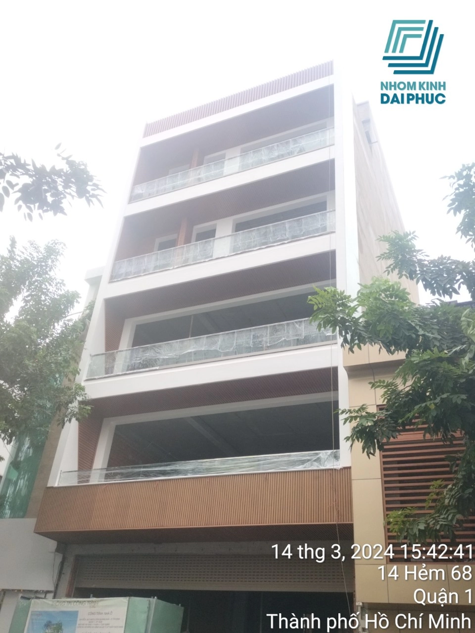 cong-trinh-lap-dat-lan-can-maxpro-tai-duong-tran-quang-khai-quan-1_416247602713