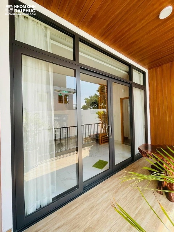 Cửa Nhôm Maxpro Màu Nâu Thu