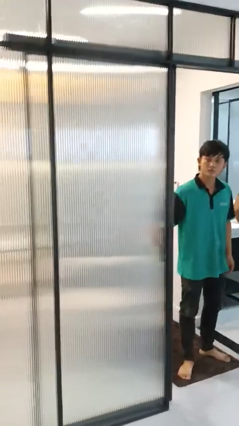 Cung cắp lắp đặt cửa nhôm Slim kính sọc tại chung cư Nam Sài Gòn, Nhà Bè, Hà Nội