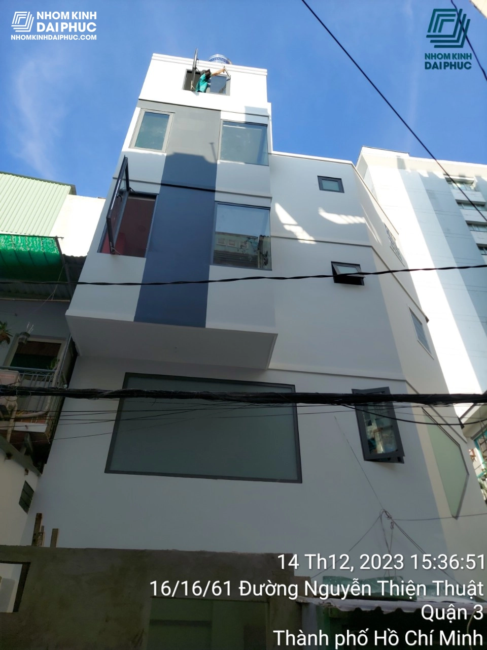 thi-cong-lap-dat-cua-nhom-xingfa-cua-truot-quay-3-canh-khach-hang-kim-anh-quan-3_171620011536