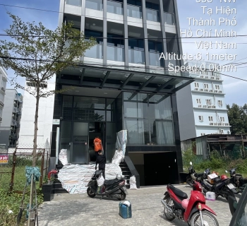thi-cong-lap-dat-vach-kinh-cua-nhom-xingfa-vach-kinh-bang-kinh-tai-cong-trinh-ta-hien-quan-2